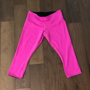 Lululemon reversible crops